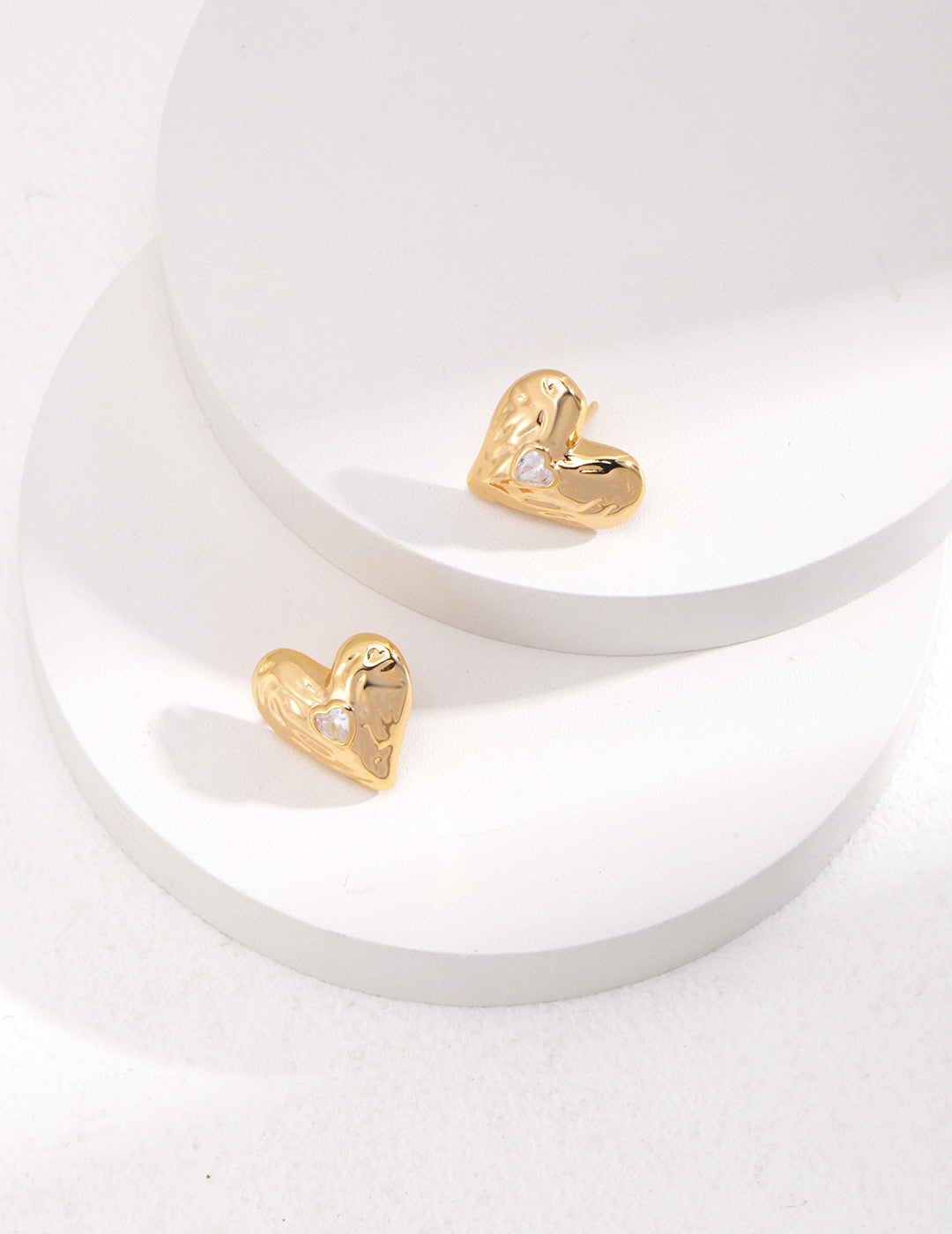 LOVE ｜ CLASSIC HEART EARRING