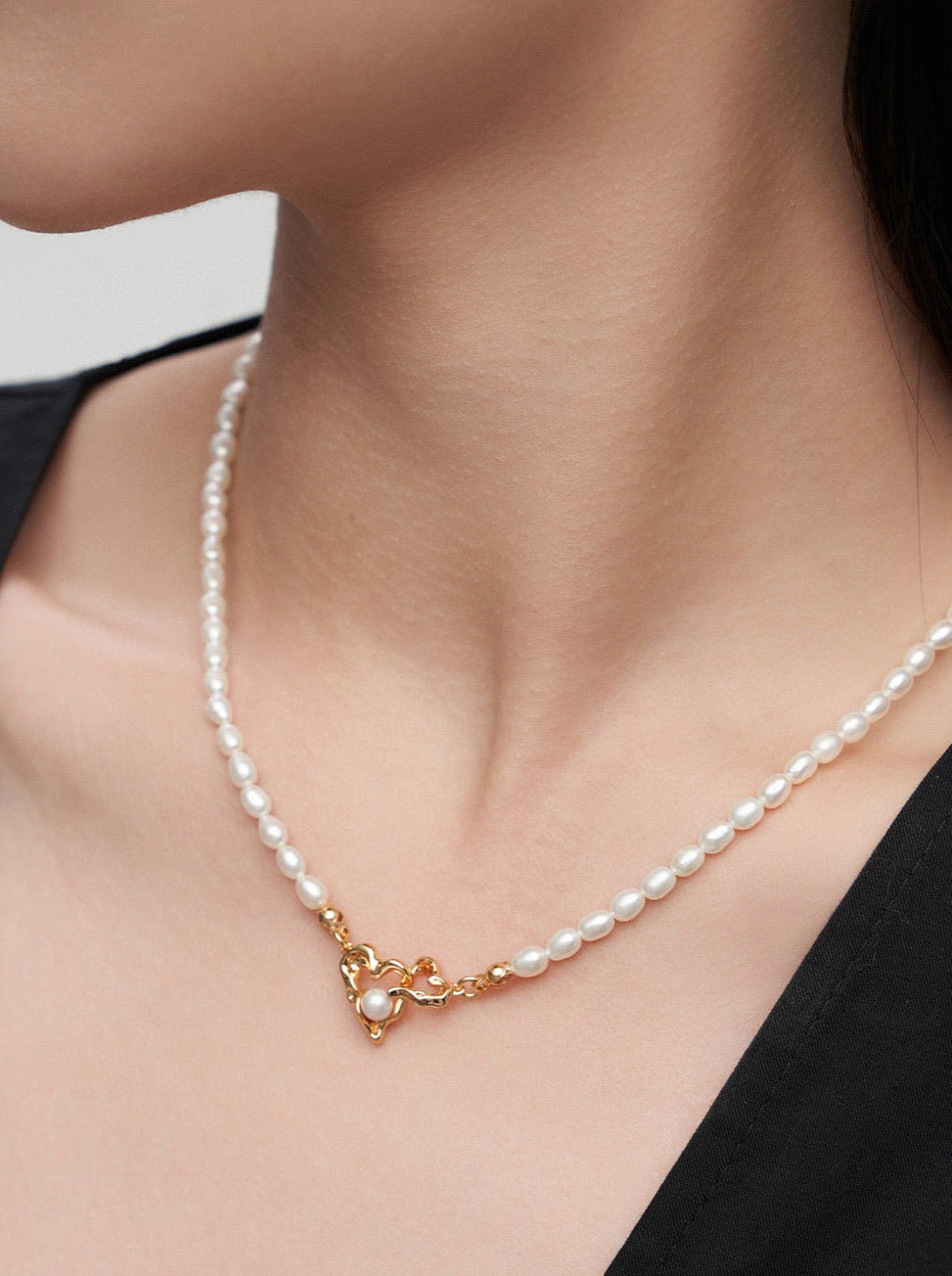 DOUBLE HEART SMALL RICE PEARL NECKLACE