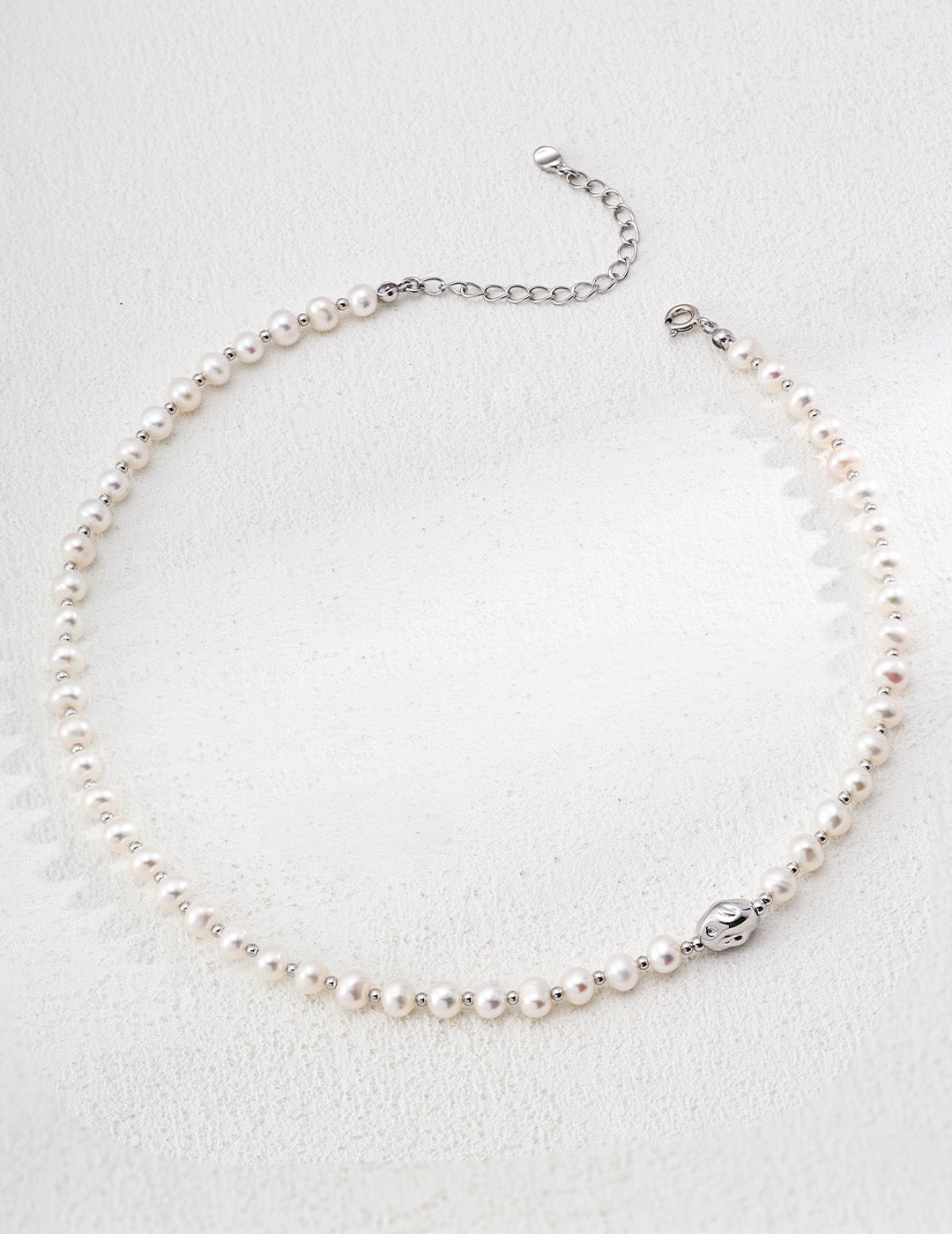 MOONLIGHT KISS | PEARL NECKLACE