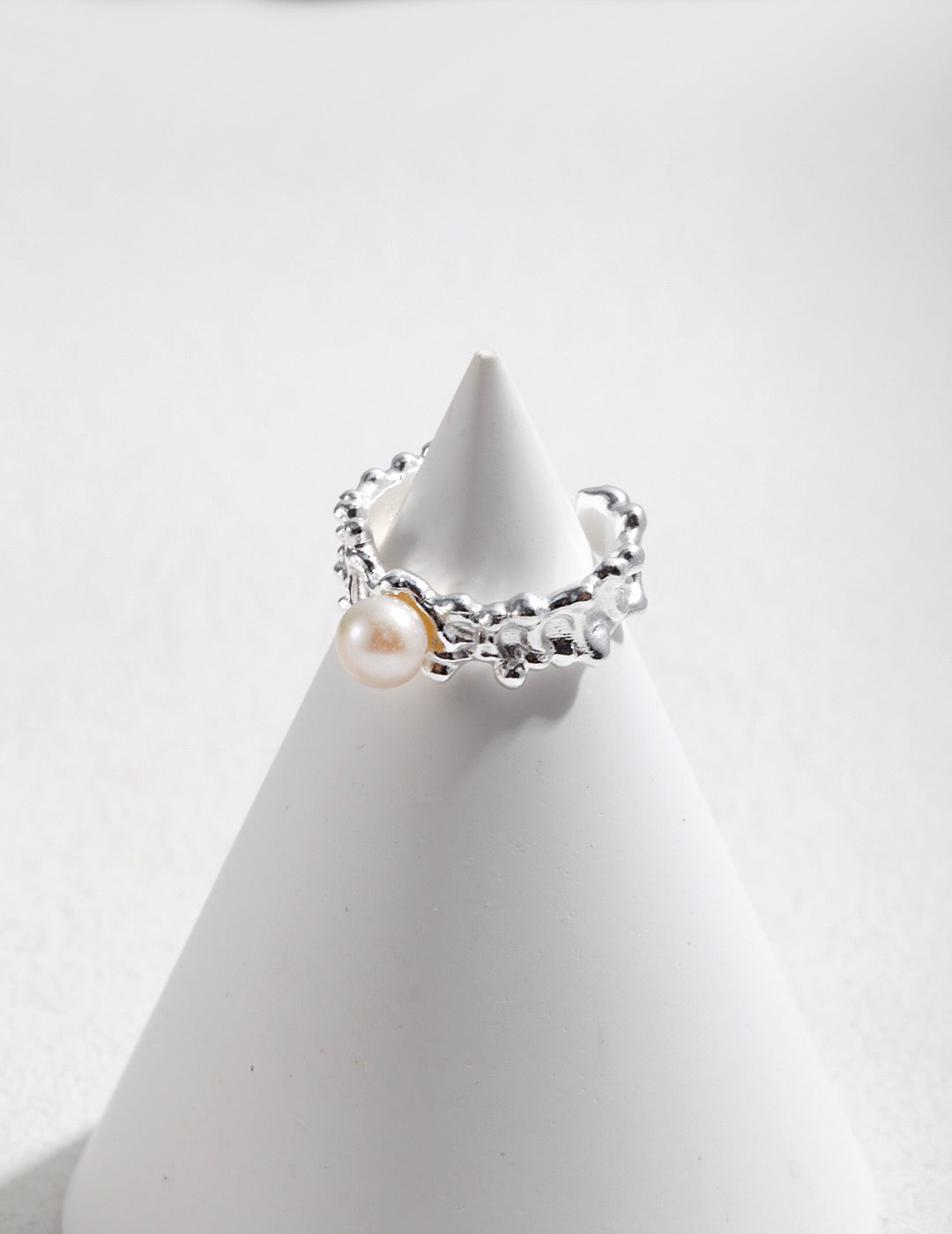 SILVER PEARL RING