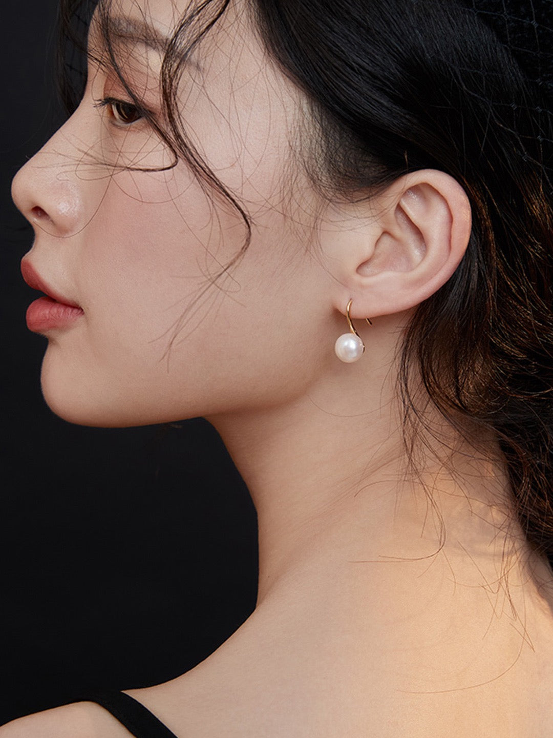 NATRAL FEWAHWATER PEAEL EARRING