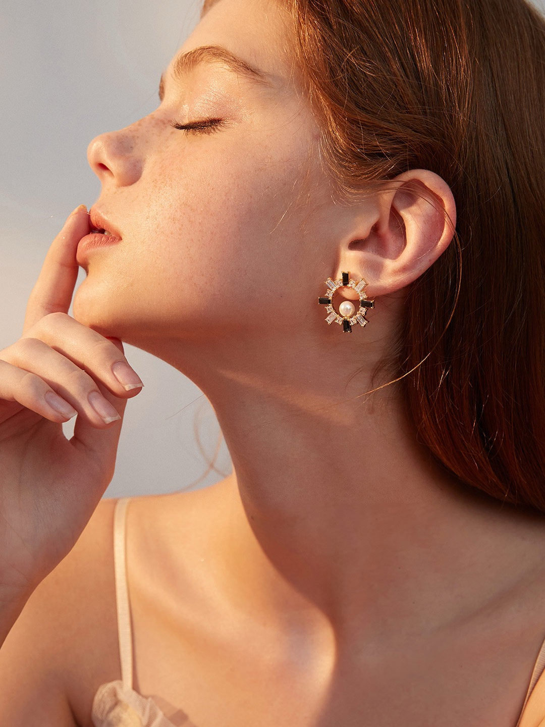 SUMMER SHELL PEARL STUD EARRING