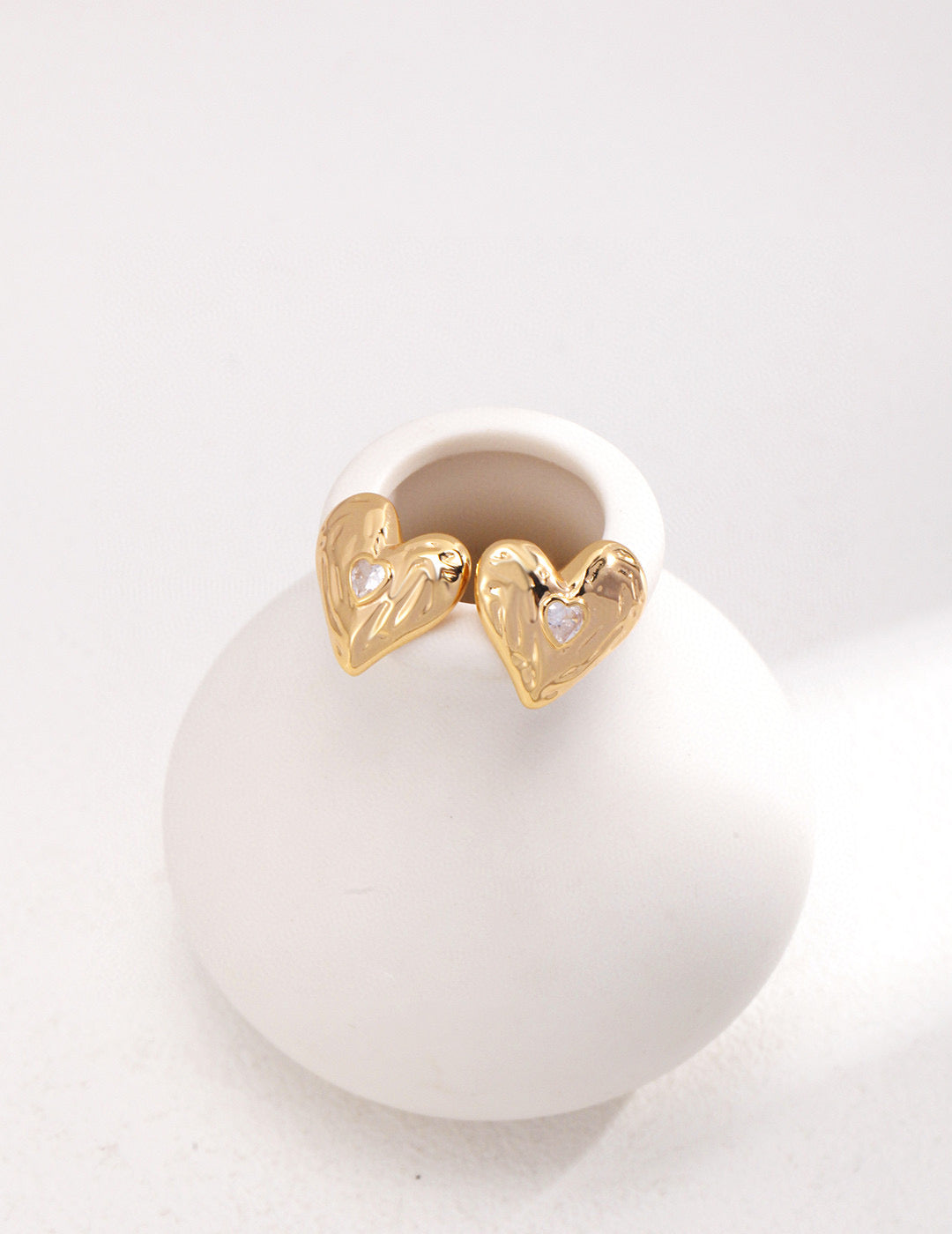 LOVE ｜ CLASSIC HEART EARRING