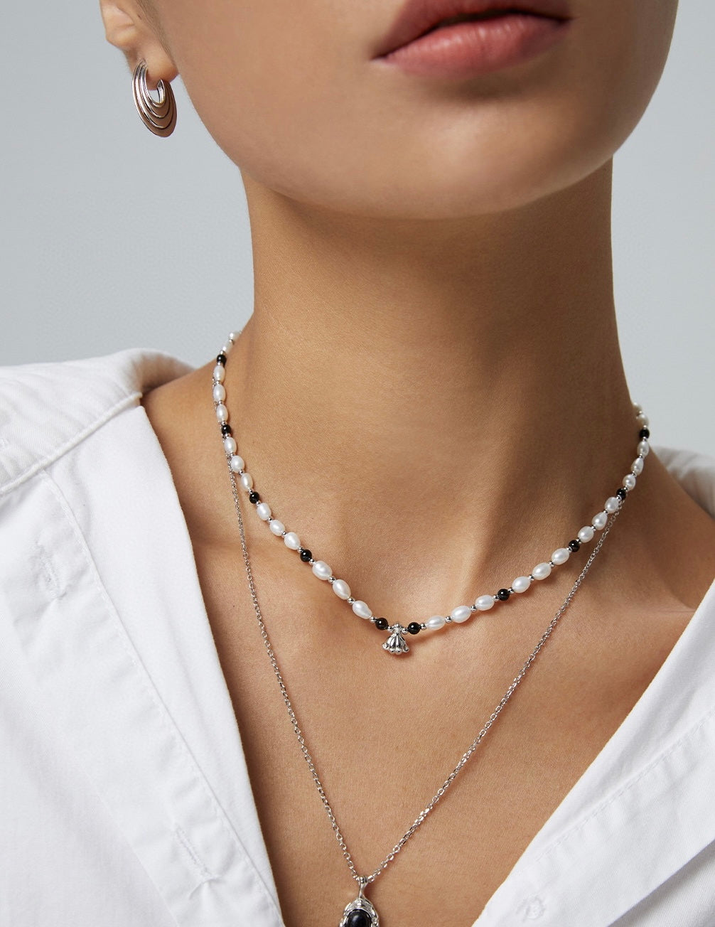 CLASSICAL SHELL PENDANT PEARL NECKLACE