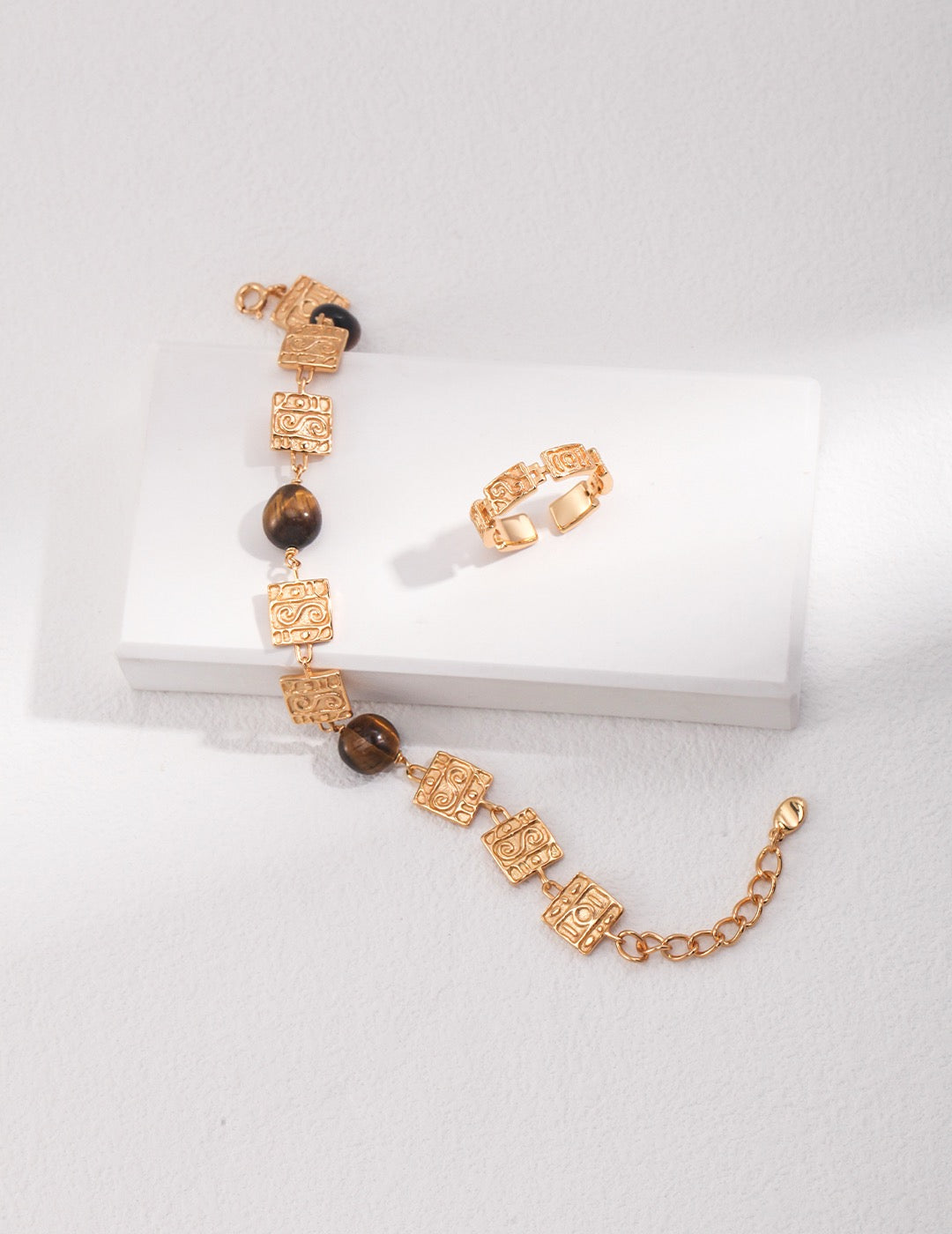 TIGER EYE STONE SQUARE PENDANT BRACELET