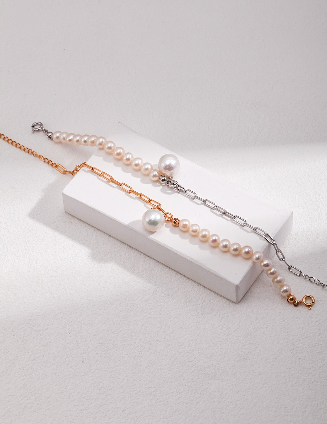 FRENCH STYLE PEARL BRACELET