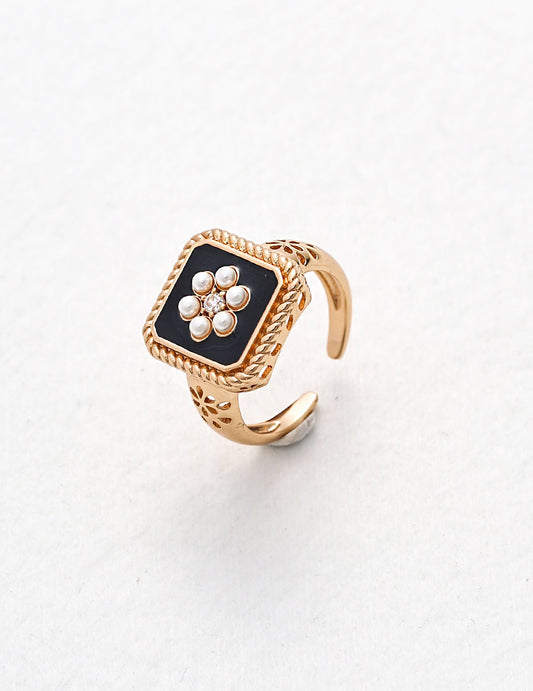 BLACK ROCK CANDY 6-FLOWER RING