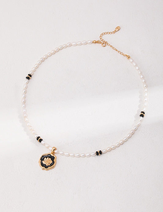 THE ROSE OF BLACK AGATE PEARL NECKLACE