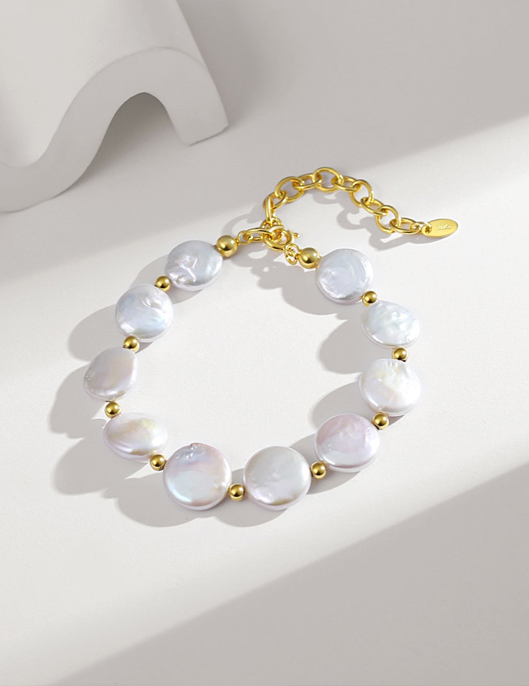 BAROQUE BUTTONS PEARL BRACELET