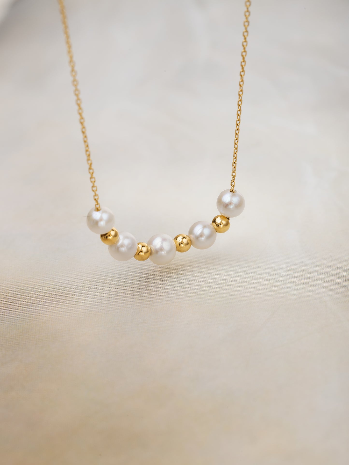 18K GOLD NATURAL PEARL NECKLACE