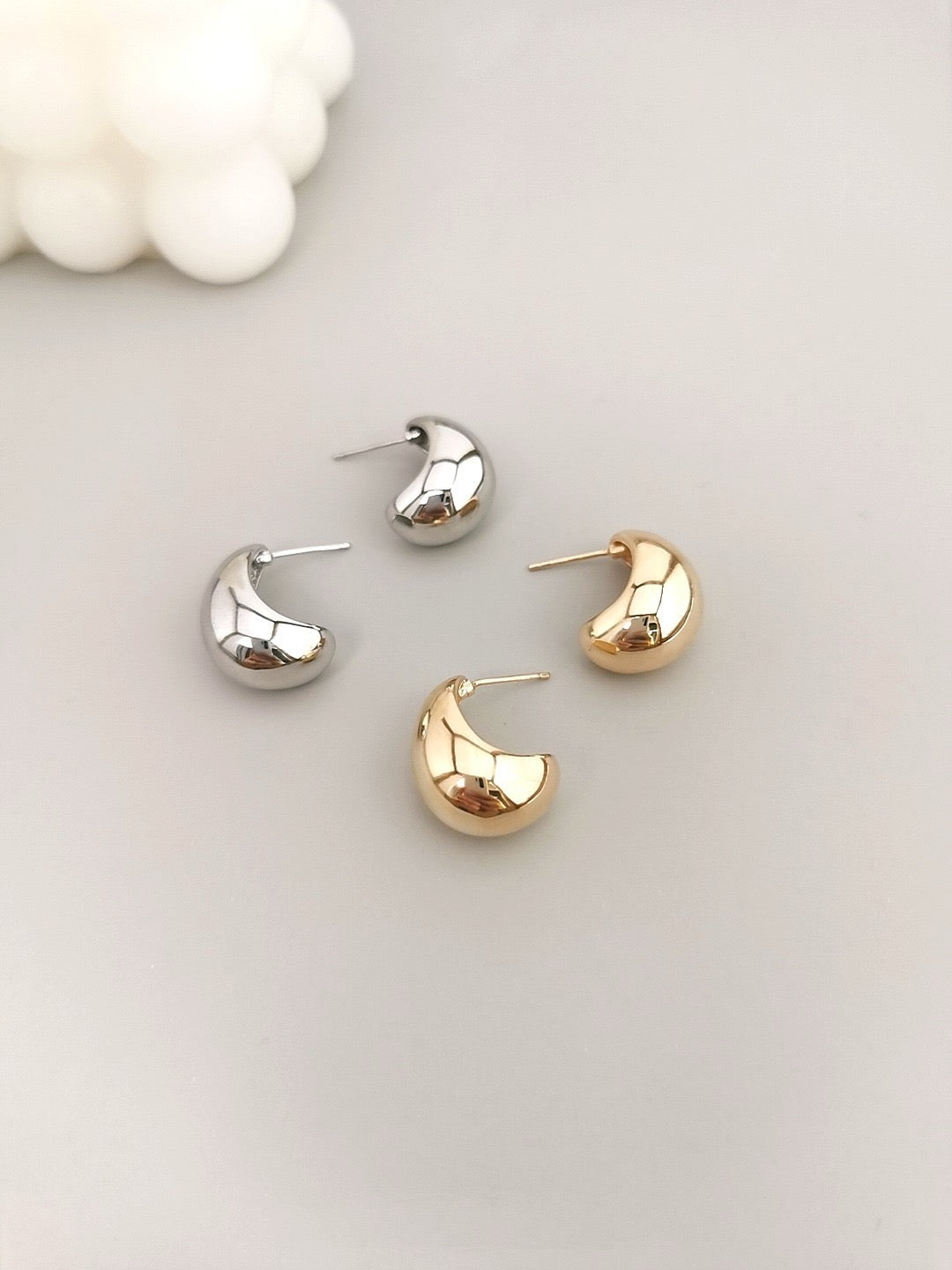 STERLING SILVER TEARDROP STUD EARRING