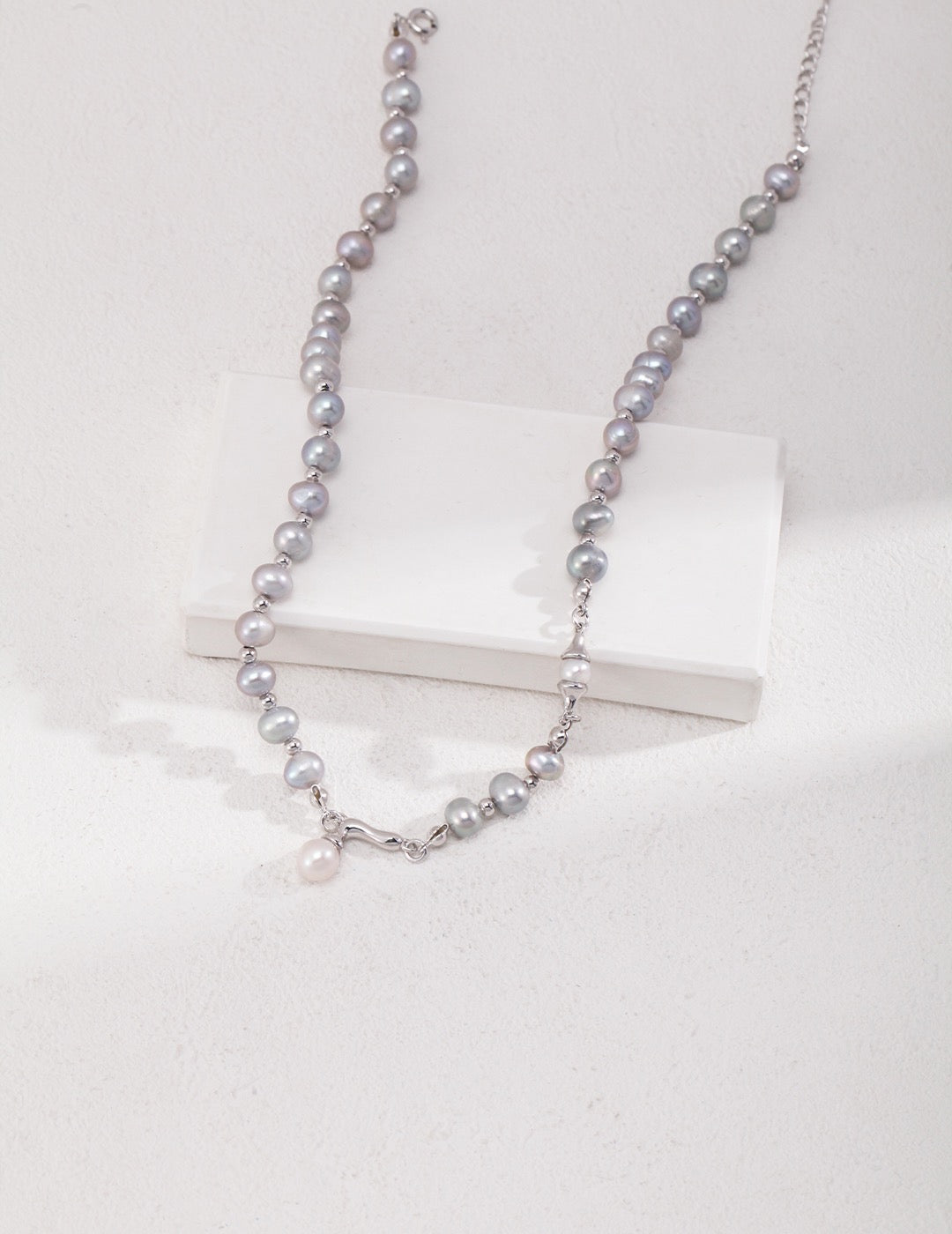 STELLAR ｜GREY PEARL NECKLACE